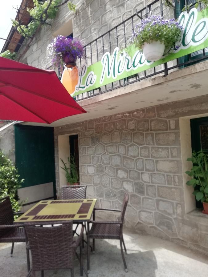 La Mirabelle-Casteil Country House Guest House Bagian luar foto