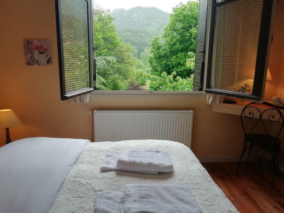 La Mirabelle-Casteil Country House Guest House Bagian luar foto