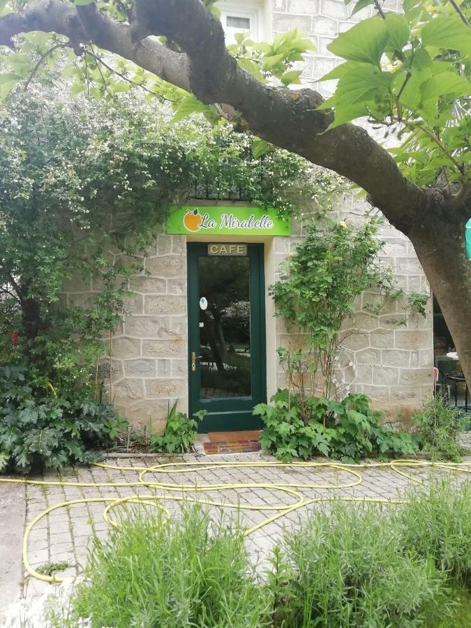 La Mirabelle-Casteil Country House Guest House Bagian luar foto
